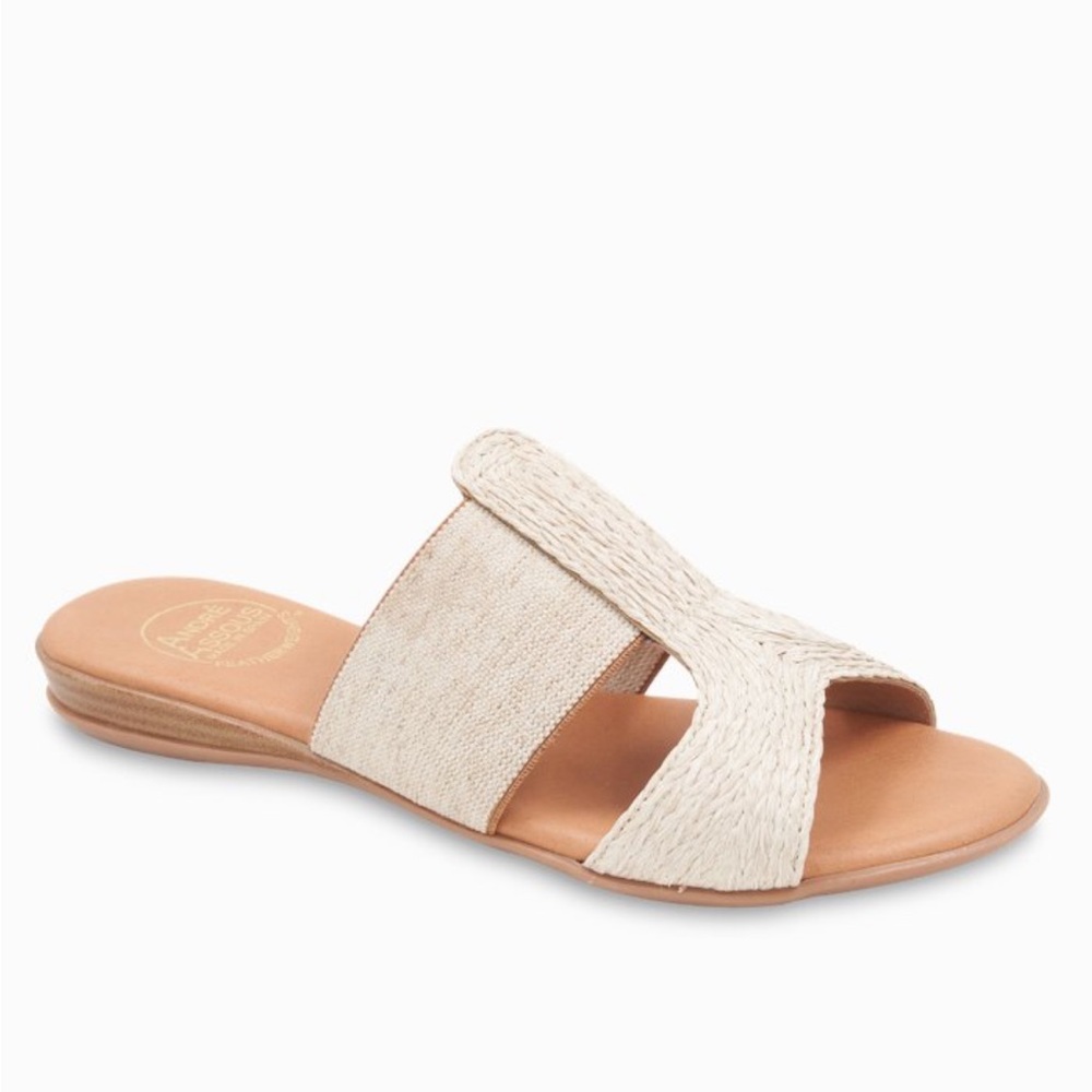 Andre Assous Noor Sandal size 9